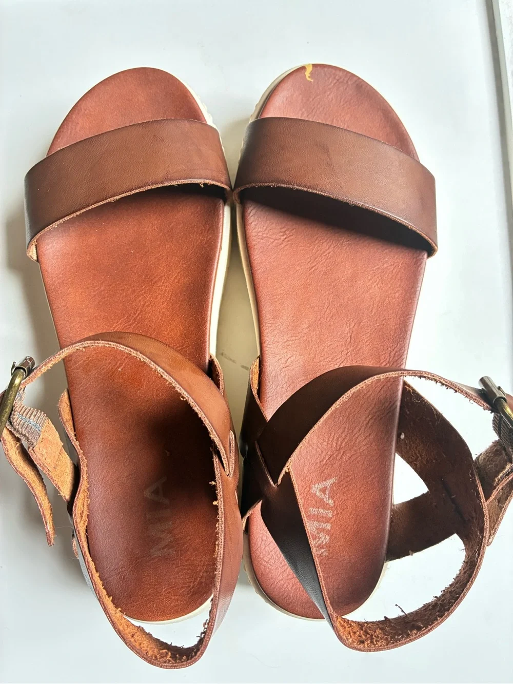 MIA simple leather